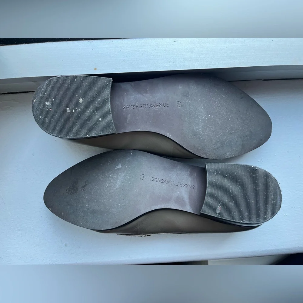 SAKS FIFTH AVENUE — Pointy Toe Loafers — Size 7.5 - Picture 2 of 4